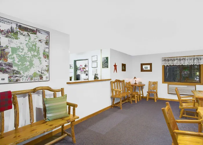 Super 8 by Wyndham Lake George/Warrensburg Area